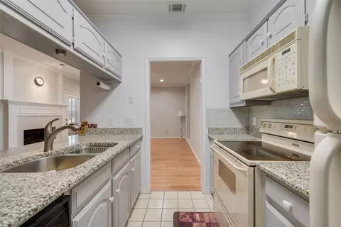 237 E Windsor Dr, Denton, TX 76209 photo 12