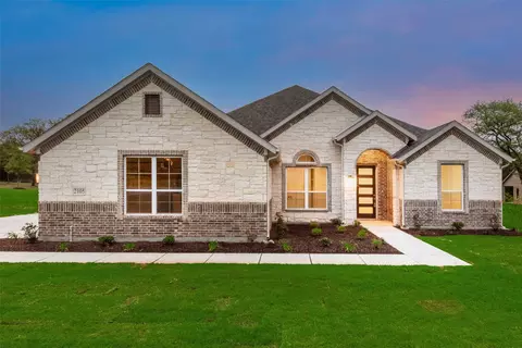 2105 Crystal Palace Blvd, Alvarado, TX 76009
