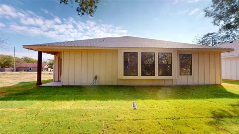 705 Cedar St, Cleburne, TX 76031 photo 28
