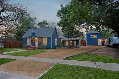 136 E Umphress St, Van Alstyne, TX 75495