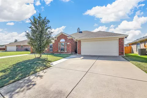 493 Mesa Vista Dr, Crowley, TX 76036