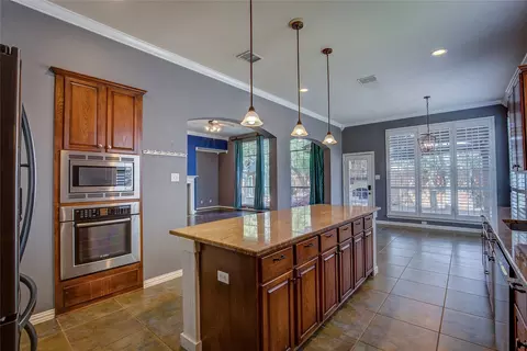 6809 Falcon Crest Ln, Sachse, TX 75048