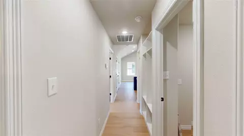 Entry Way - 703 Cedar St, Cleburne, TX 76031 photo 2 of 4