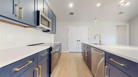 Kitchen - 703 Cedar St, Cleburne, TX 76031 photo 4 of 4