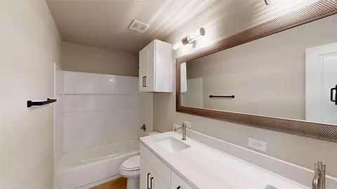 Bath - 703 Cedar St, Cleburne, TX 76031 photo 3 of 4