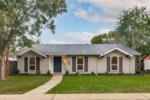 429 Jamestown Dr, Garland, TX 75043