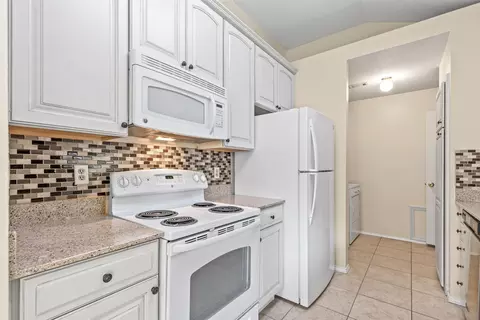 11802 Hickory Garden Dr, Balch Springs, TX 75180