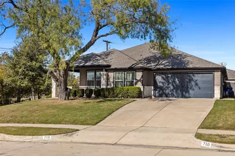 710 Phillips Ct, Mansfield, TX 76063