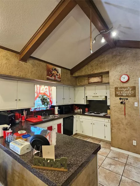 Kitchen - 114 Carpenter Loop, Bonham, TX 75418 photo 1 of 2