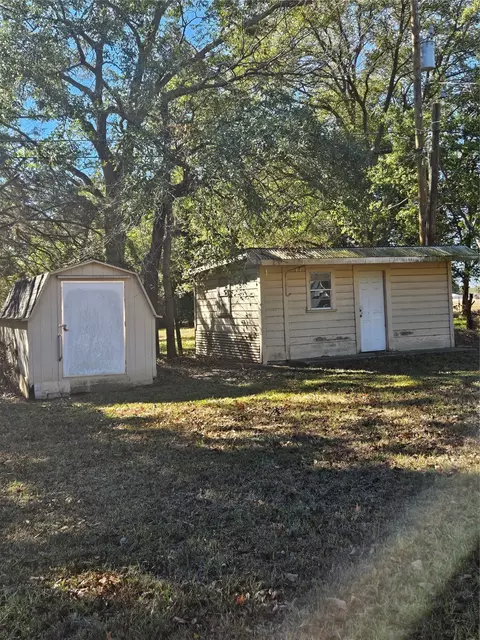 Exterior - 114 Carpenter Loop, Bonham, TX 75418 photo 3 of 4