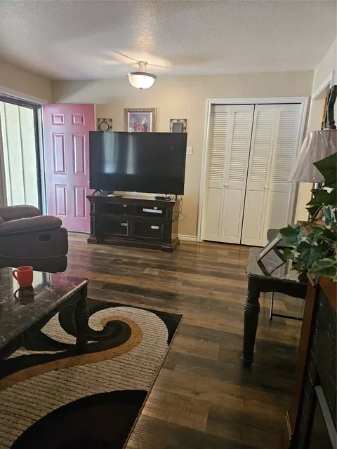Living - 114 Carpenter Loop, Bonham, TX 75418 photo 2 of 2