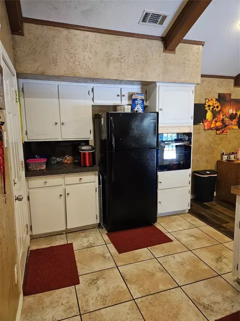 Kitchen - 114 Carpenter Loop, Bonham, TX 75418 photo 2 of 2