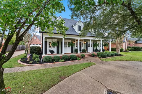 102 Summit Dr, Bossier City, LA 71111