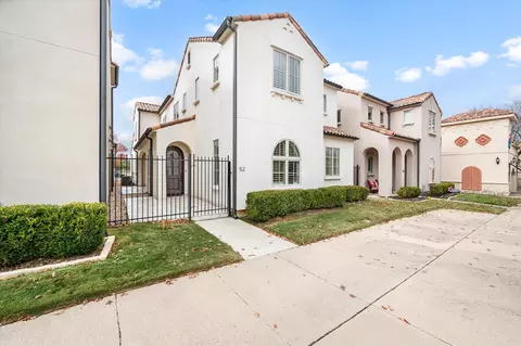 52 Village Ln, Colleyville, TX 76034
