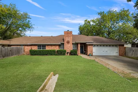 410 S Kirby St, Pilot Point, TX 76258