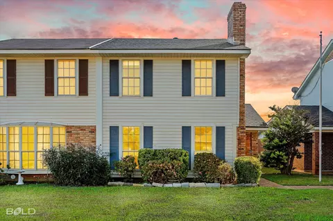 7648 University Dr, Shreveport, LA 71105