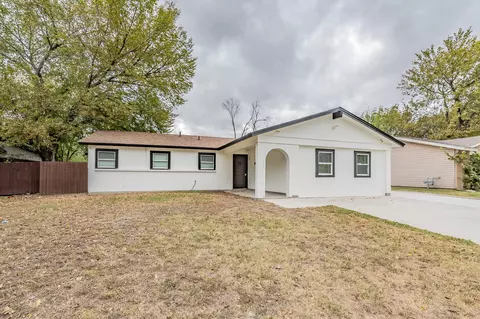 4220 Brambleton Pl, Forest Hill, TX 76119