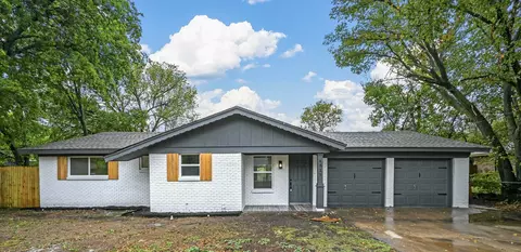 4517 Hodgkins Rd, Lake Worth, TX 76135