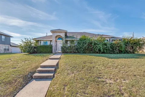 719 Kristi Ln, Cedar Hill, TX 75104