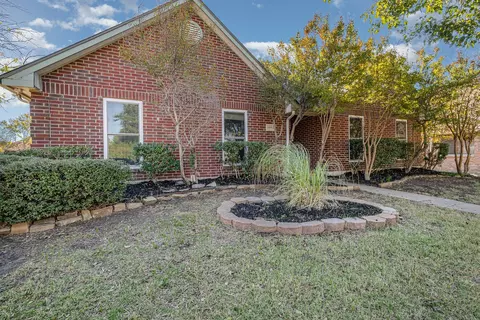 4093 Brazos Dr, Carrollton, TX 75007
