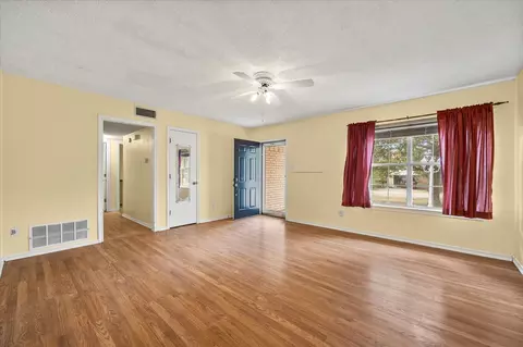 Living - 708 Wolfe Run, Celeste, TX 75423 photo 3 of 5