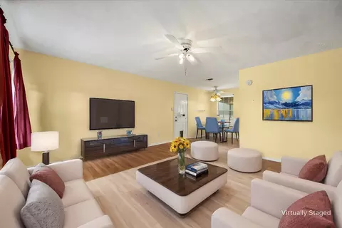 Living - 708 Wolfe Run, Celeste, TX 75423 photo 2 of 5