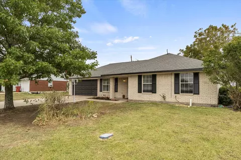 Exterior - 708 Wolfe Run, Celeste, TX 75423 photo 2 of 4