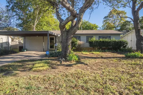 121 Kay Ln, Saginaw, TX 76179