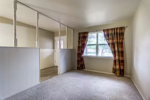 1422 Phillips St, Cleburne, TX 76033 photo 4