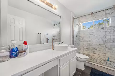 Bath - 7009 Riverchase Trl, Denton, TX 76210 photo 2 of 3