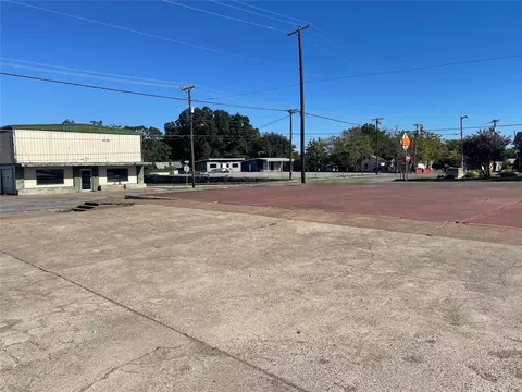 301 Chestnut St, Bonham, TX 75418
