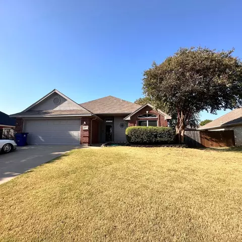 613 Arbor Ln, Burleson, TX 76028