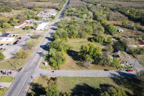 208 Lipscomb St, Bonham, TX 75418