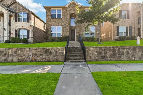 5821 Burgundy Rose Dr, Fort Worth, TX 76123