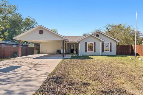 303 Depot St, Whitesboro, TX 76273