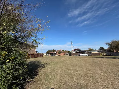 4535 Ginger Ave, Dallas, TX 75211