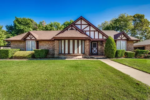4912 Lariat Trl, North Richland Hills, TX 76180