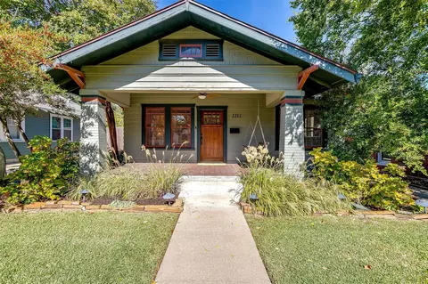 2212 Irwin St, Fort Worth, TX 76110