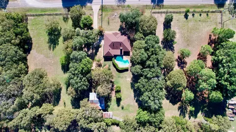 2345 Christopher Ln, Burleson, TX 76028