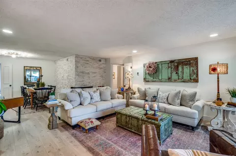 2301 Ridgmar Plz #21, Fort Worth, TX 76116