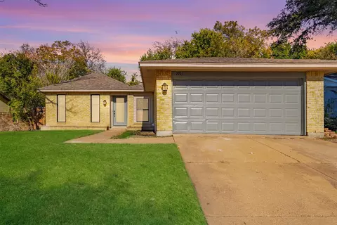2921 Elsinor Dr, Fort Worth, TX 76116
