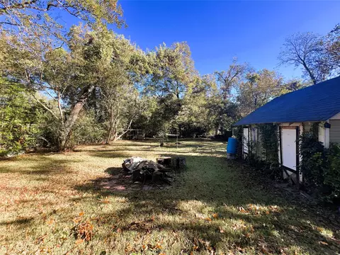 Exterior - 402 Johnson St, Terrell, TX 75160 photo 14 of 16