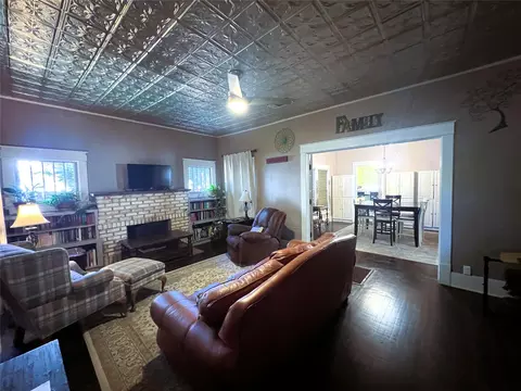 Living - 402 Johnson St, Terrell, TX 75160 photo 3 of 4