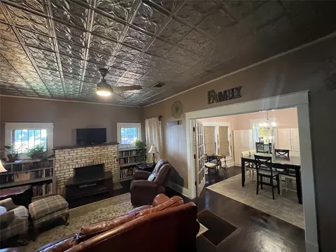 Living - 402 Johnson St, Terrell, TX 75160 photo 1 of 4