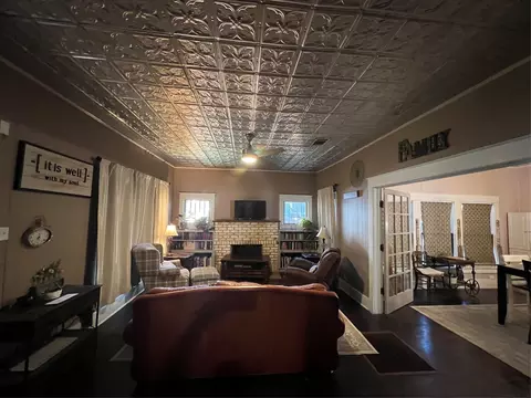 Living - 402 Johnson St, Terrell, TX 75160 photo 4 of 4