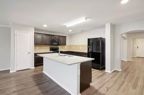 1404 Yosemite Dr, Arlington, TX 76002