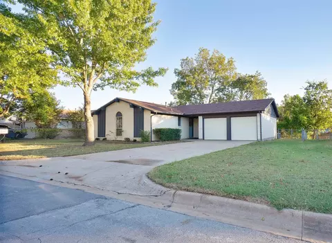 1107 Julie St, Weatherford, TX 76086