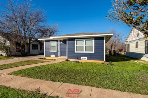516 Yale St, Stamford, TX 79553