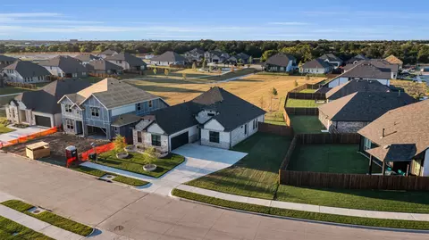 2336 Rams Horn Ln, Waxahachie, TX 75167