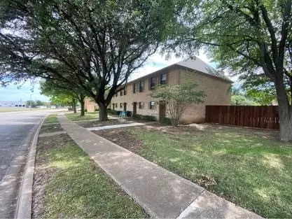7401 Kingswood Dr #4, Fort Worth, TX 76133
